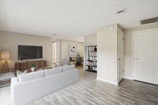 Westwood in Coalinga, CA - Building Photo