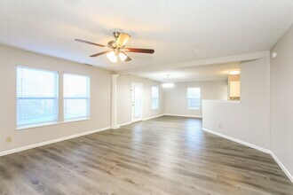 8622 Bluff Point Way in Indianapolis, IN - Foto de edificio - Building Photo