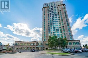 18 Lee Centre Dr in Toronto, ON - Building Photo