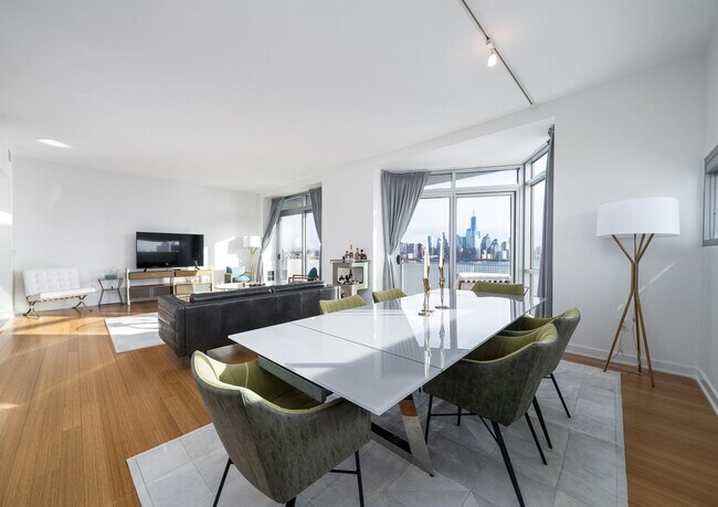 225 River St in Hoboken, NJ - Building Photo - Building Photo