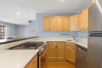 211-213-213 3rd St in Hoboken, NJ - Building Photo - Building Photo