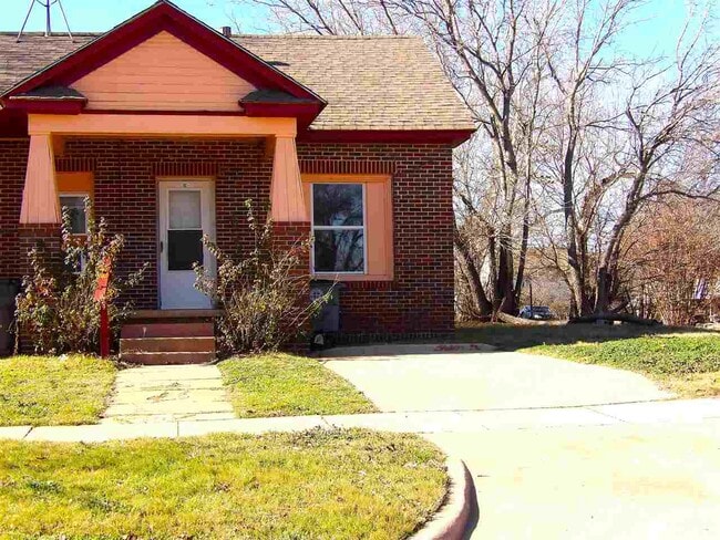 property at 302 SW Park Ave