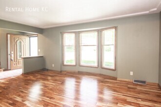 9305 W 82nd St in Lenexa, KS - Building Photo - Building Photo