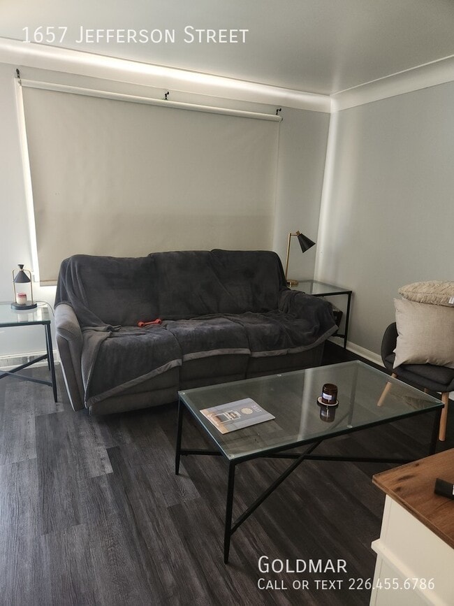 property at 1657 Jefferson Blvd