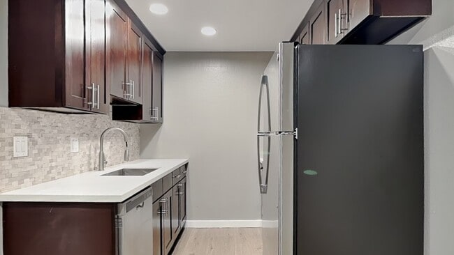 property at 1105 S Woodlawn St