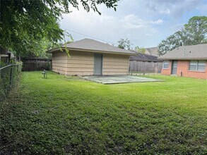 4013 Newshire Dr in Houston, TX - Building Photo - Building Photo