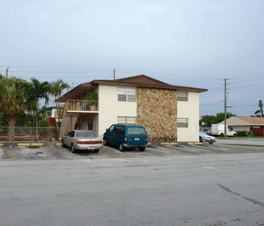 3651-3671 SW 60th Ter in Fort Lauderdale, FL - Building Photo