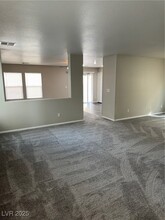 7573 Hope Valley St in Las Vegas, NV - Building Photo - Building Photo