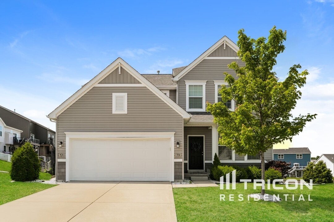 73 Bottle Brook Ct in O'Fallon, MO - Foto de edificio