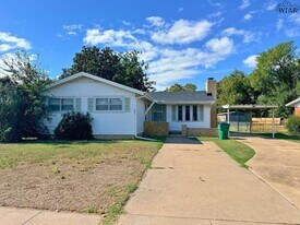 405 Vaughn St in Burkburnett, TX - Building Photo