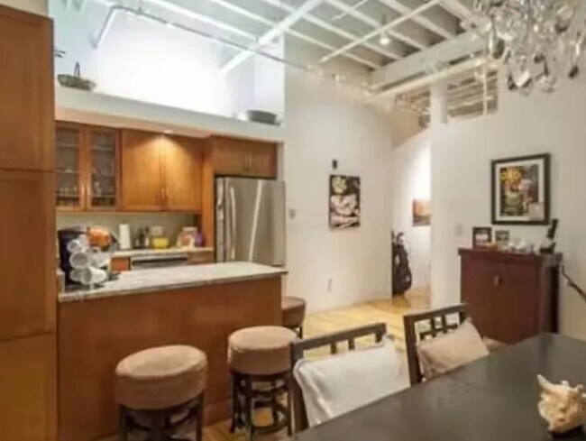 111 Beach St, Unit 1E in Boston, MA - Building Photo - Building Photo