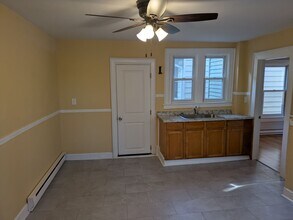 807-809 Dwight St-Unit -809 Dwight St in Holyoke, MA - Building Photo - Building Photo
