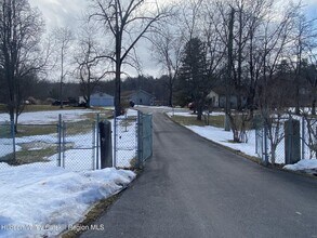 540 Lakeview Terrace in Kingston, NY - Building Photo - Building Photo