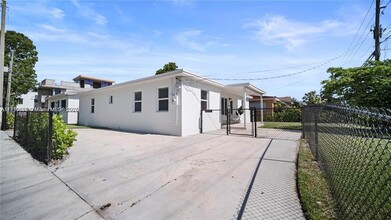 950 SW 12th Ave in Miami, FL - Building Photo - Building Photo