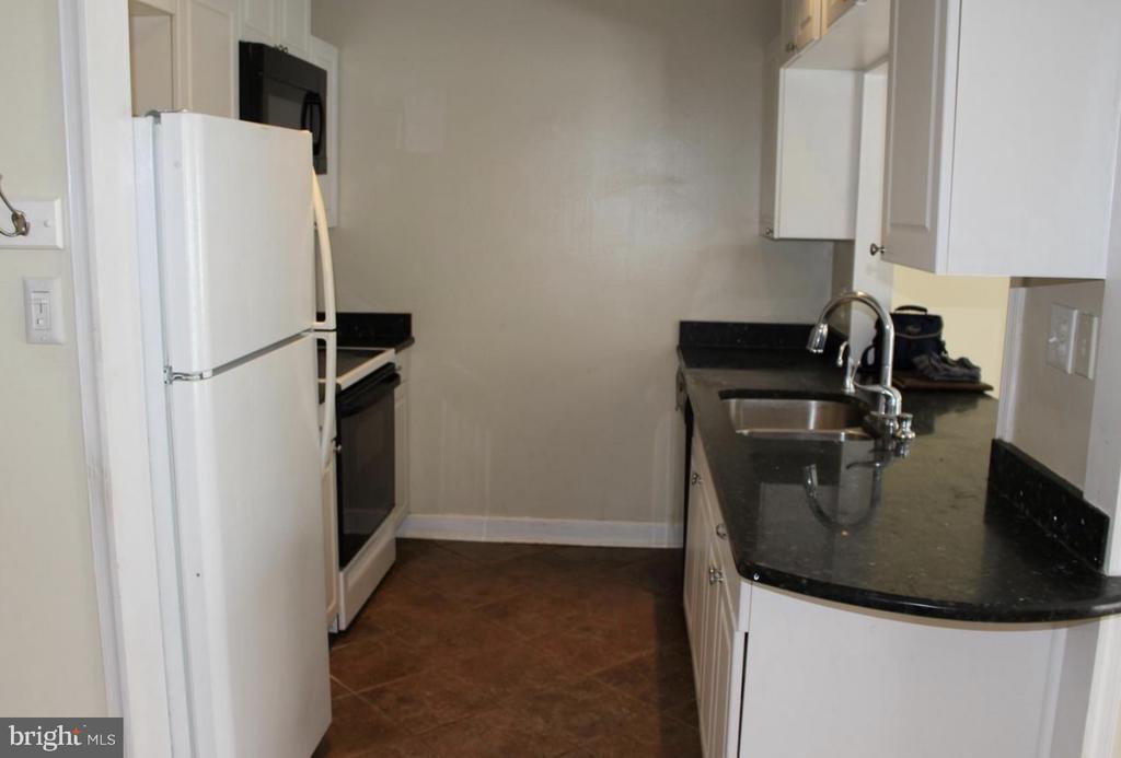 10408 Parthenon Ct in Bethesda, MD - Building Photo