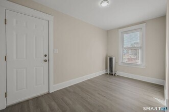 113 Pequot Ave in New London, CT - Foto de edificio - Building Photo