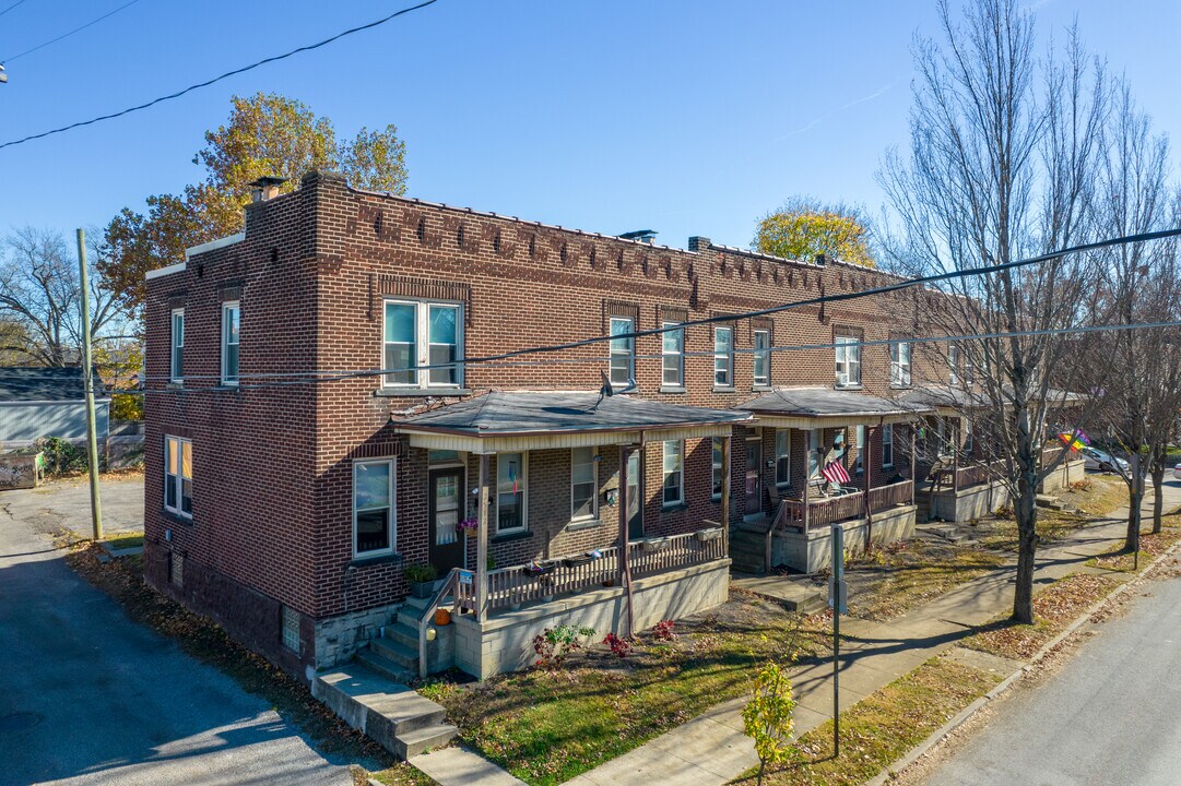 2498-2512 Indianola Ave in Columbus, OH - Building Photo