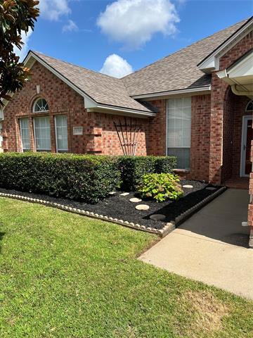 property at 2319 Glenmoor Dr