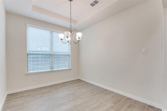 1233 Prairie Lake Path in Carrollton, TX - Foto de edificio - Building Photo