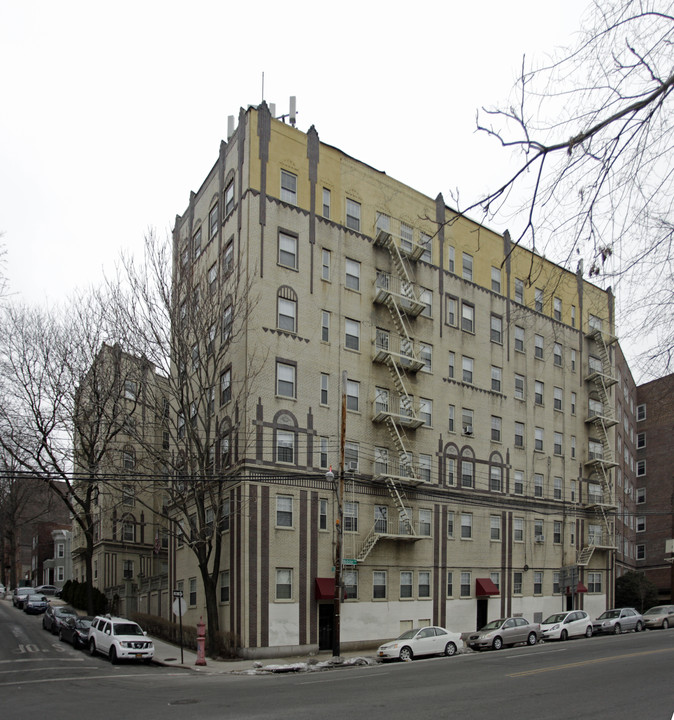 549 E 234th St in Bronx, NY - Foto de edificio