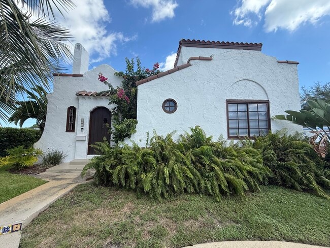 property at 359 Greenbriar Dr