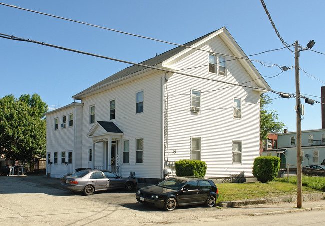 25 Franklin St in Nashua, NH - Building Photo - Building Photo