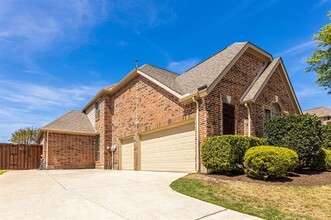 2621 Napier Ln in Flower Mound, TX - Foto de edificio - Building Photo