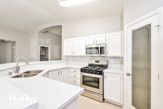 7841 Olympus Ave in Las Vegas, NV - Building Photo - Building Photo