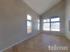 2188 Alisa Maria Way, Unit 369 in Las Vegas, NV - Building Photo - Building Photo