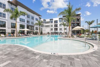 Paros Vineland in Orlando, FL - Foto de edificio - Building Photo