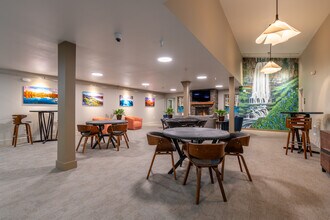 Lakeside Place Apartments in Bend, OR - Foto de edificio - Building Photo