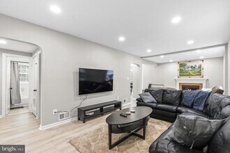 2921 Brook Dr in Falls Church, VA - Building Photo - Building Photo