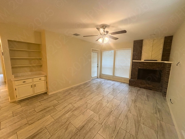2542 Babcock Rd in San Antonio, TX - Building Photo - Building Photo