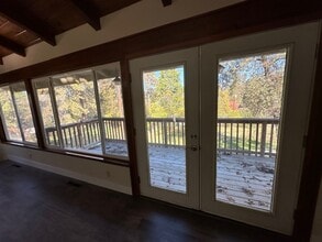 49751 Pierce Dr in Oakhurst, CA - Building Photo - Building Photo