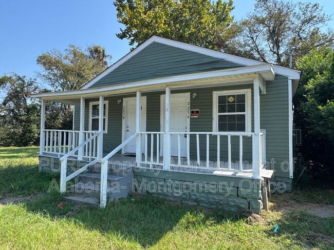 2276 Lower Wetumpka Rd in Montgomery, AL - Foto de edificio - Building Photo