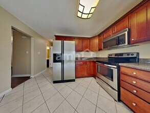 4624 Aylesbury Dr in Knoxville, TN - Foto de edificio - Building Photo