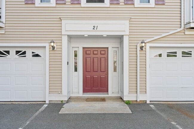 21 Wall St, Unit #B in Canton, MA - Building Photo - Building Photo