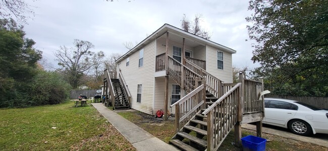 2110 30th St in Gulfport, MS - Foto de edificio - Building Photo