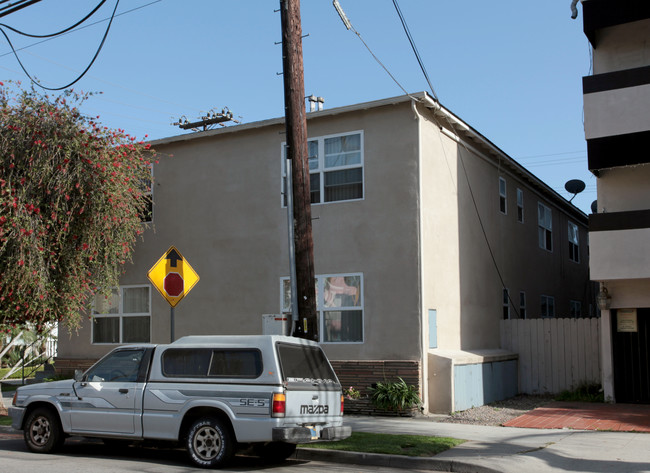 2742 E 3rd St in Long Beach, CA - Building Photo - Building Photo