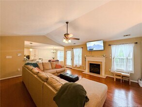 728 Fairbluff Dr in Hope Mills, NC - Building Photo - Building Photo