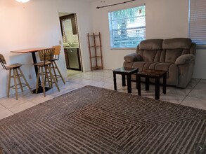 137 White St in Daytona Beach, FL - Building Photo - Building Photo