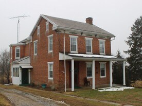 6250 Sterner Dr in Spring Grove, PA - Building Photo