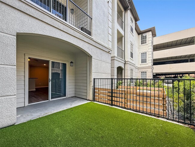 property at 2303 Louisiana St