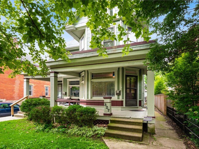 property at 325-327-327 W 1st Ave