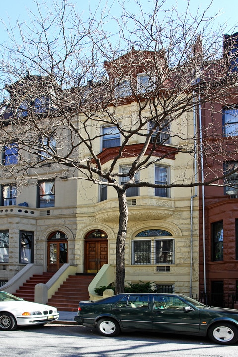 145 West 80th Street (j8) in New York, NY - Foto de edificio