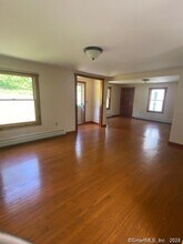 29 Hunts Brook Rd in Waterford, CT - Building Photo - Building Photo