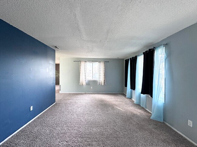 990 NW Angeline Ave in Gresham, OR - Building Photo - Building Photo