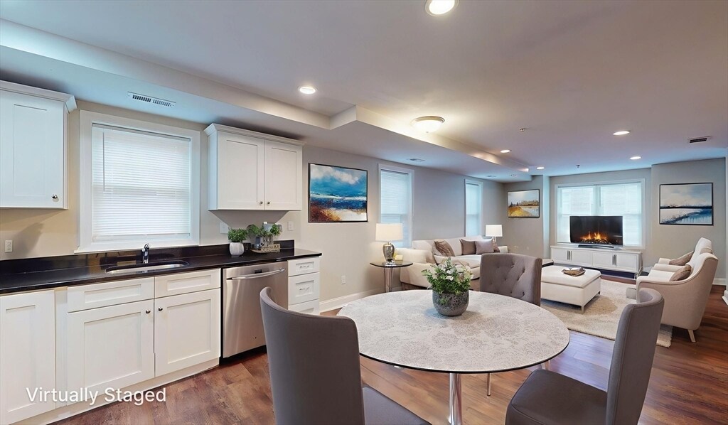 60 Holworthy St in Boston, MA - Building Photo