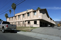 1319 N Acacia Ave in San Bernardino, CA - Foto de edificio - Building Photo