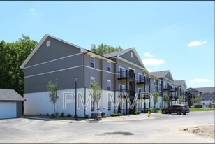 898 Taylor Station Rd in Columbus, OH - Building Photo